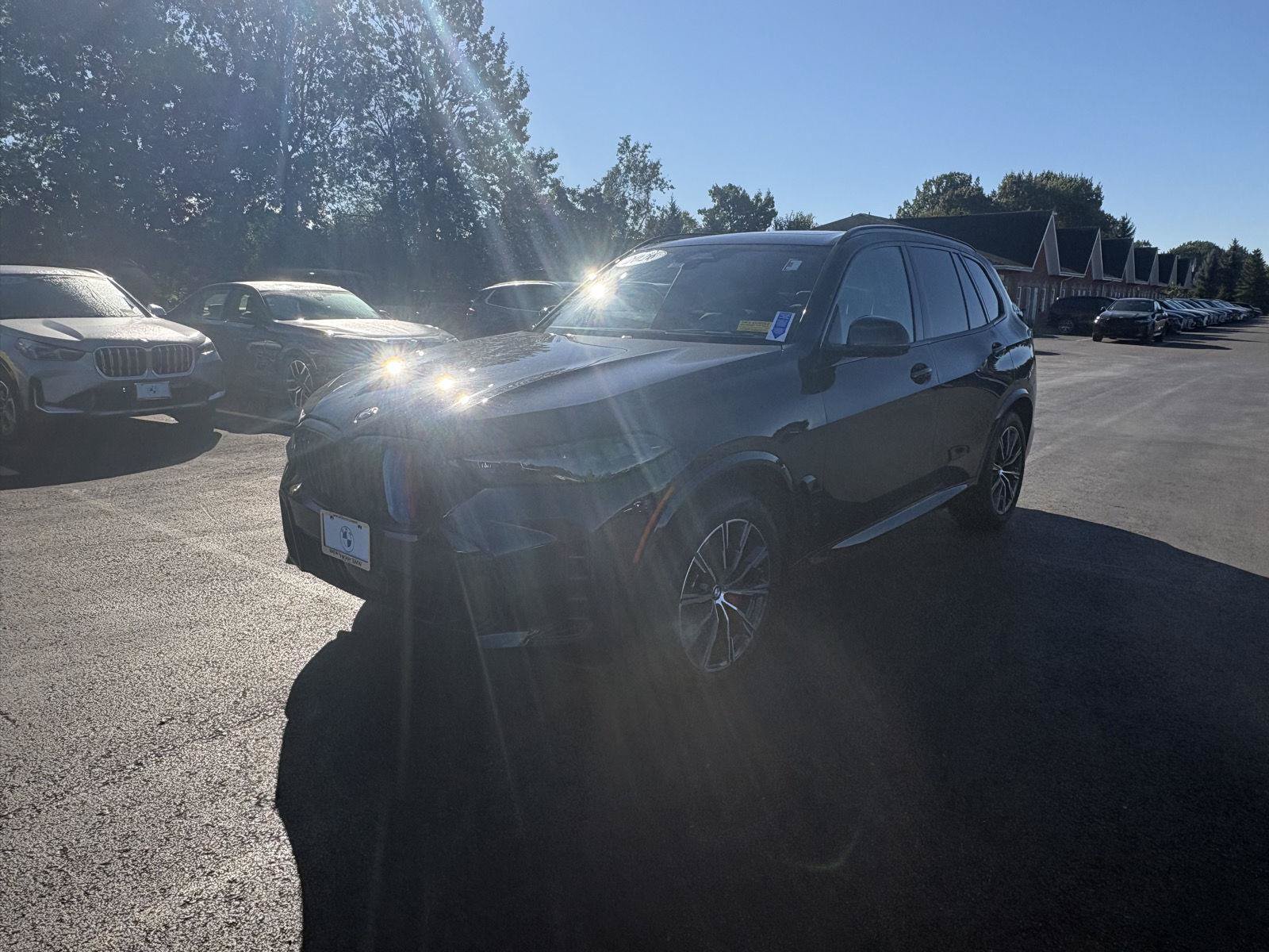 Used 2026 BMW X5 xDrive40i w/ M Sport Package AWD/4WD image 3