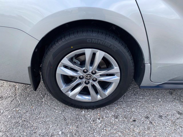 Certified 2025 Toyota Sienna Limited AWD/4WD image 30