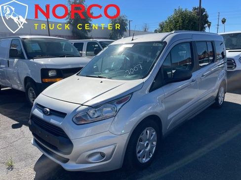 Used 2018 Ford Transit Connect XLT image 2