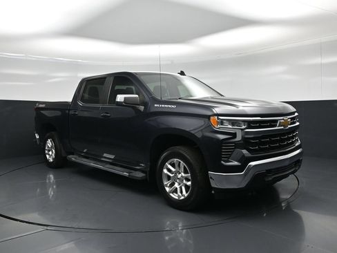 Used 2023 Chevrolet Silverado 1500 LT AWD/4WD image 19