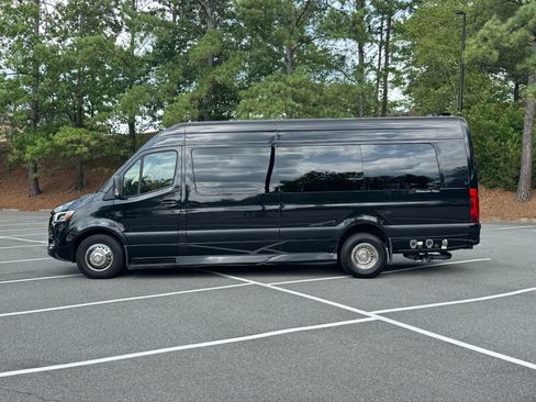 Used 2022 Mercedes-Benz Sprinter 3500 image 6