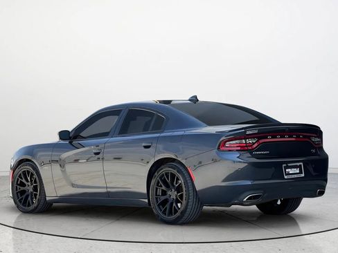 Used 2018 Dodge Charger R/T w/ Navigation & Travel Group RWD image 3