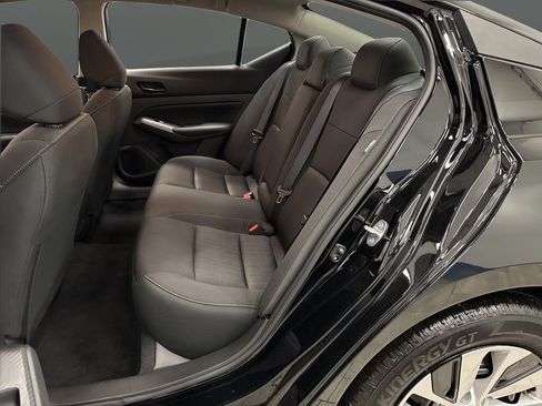 Used 2025 Nissan Altima 2.5 S image 26