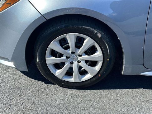 Used 2022 Toyota Corolla LE image 27