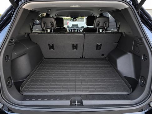 Used 2018 Chevrolet Equinox Premier FWD image 36