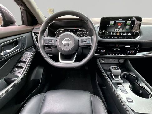 Used 2023 Nissan Rogue SL w/ SL Premium Package image 10