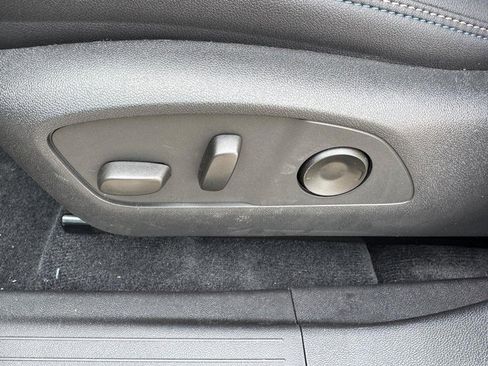 New 2026 Chevrolet Equinox EV LT image 10