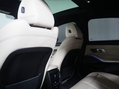 Used 2022 BMW M340i w/ Premium Package image 17