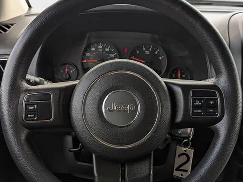 Used 2013 Jeep Compass Sport image 8