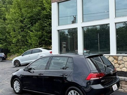 Used 2019 Volkswagen Golf 4-Door FWD image 27