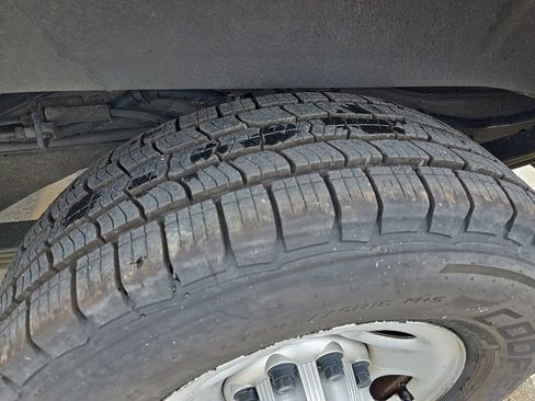 Used 2015 Chevrolet Express 2500 image 12