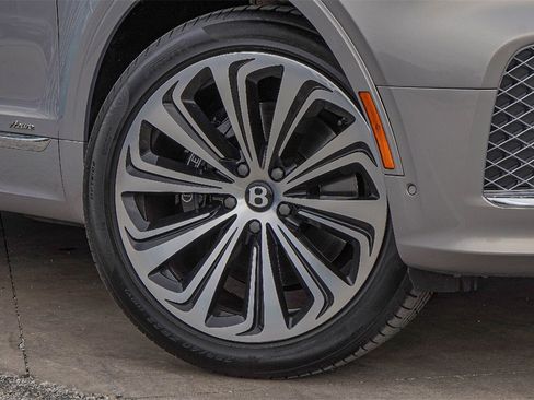 Certified 2024 Bentley Bentayga Extended Wheelbase image 3
