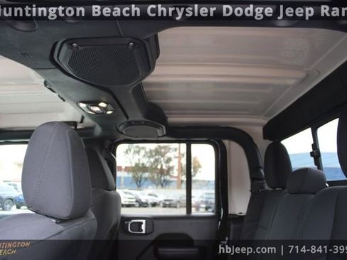 Used 2022 Jeep Gladiator Willys image 41