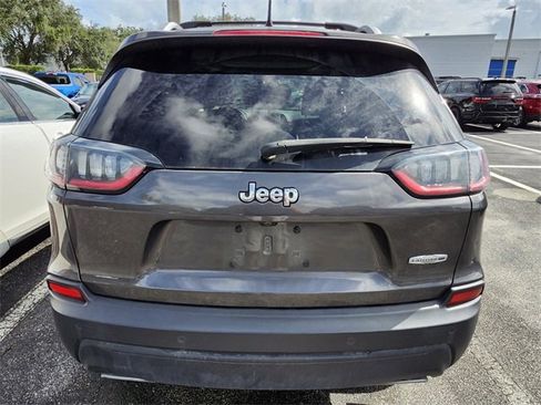 Used 2019 Jeep Cherokee Latitude Plus image 3