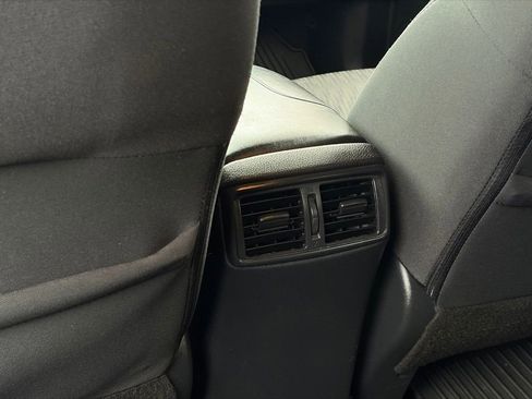 Used 2019 Nissan Rogue SV image 24