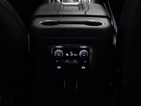 Used 2022 GMC Yukon Denali image 8