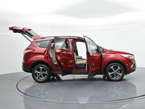 Used 2018 Ford Escape SEL image 22