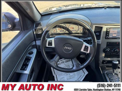 Used 2010 Jeep Grand Cherokee Laredo image 12