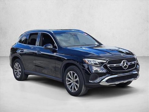 Used 2026 Mercedes-Benz GLC 300 image 3