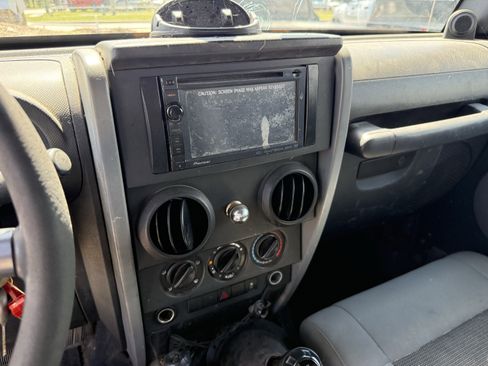 Used 2010 Jeep Wrangler Unlimited Sport w/ Trailer Tow Group image 17