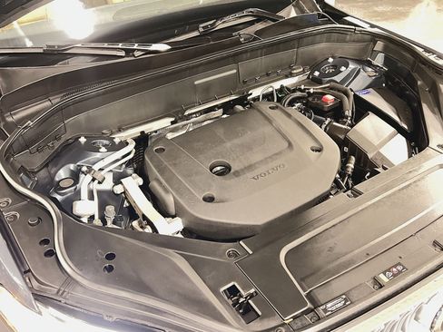 Used 2023 Volvo XC90 B6 Ultimate w/ Protection Package Premier image 28