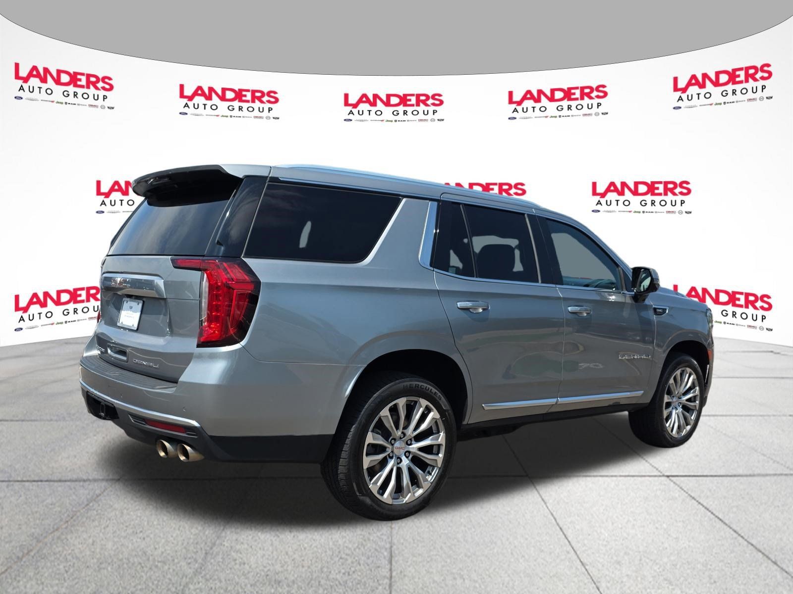 Used 2023 GMC Yukon Denali AWD/4WD image 3
