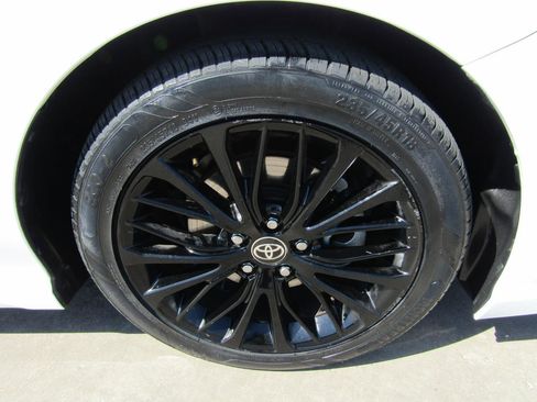 Used 2021 Toyota Camry SE FWD image 7