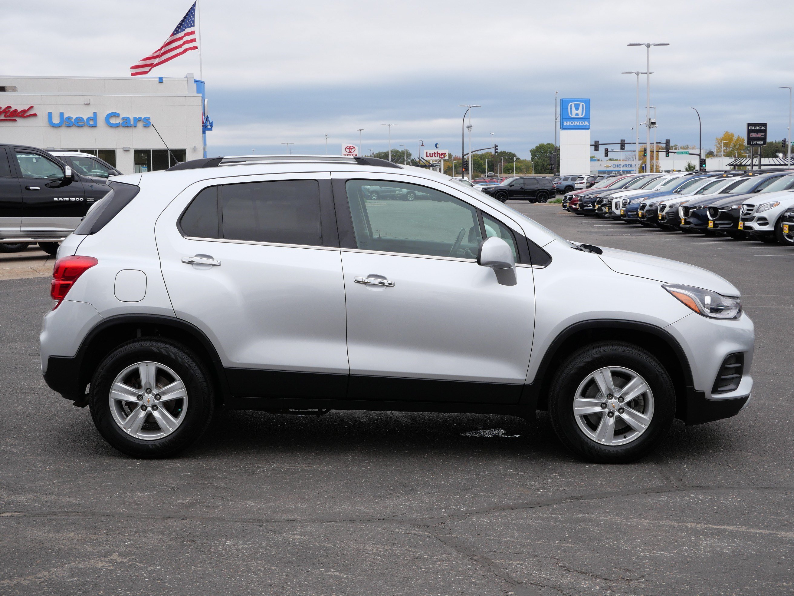 Used 2017 Chevrolet Trax LT w/ LT Convenience Package AWD/4WD image 8