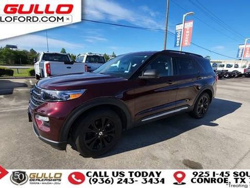 Used 2022 Ford Explorer XLT w/ Equipment Group 202A image 4