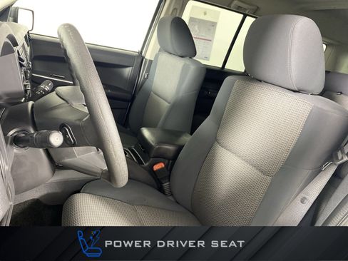 Used 2010 Jeep Commander Sport AWD/4WD image 13