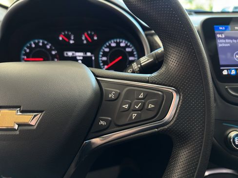 Used 2024 Chevrolet Malibu LT image 11