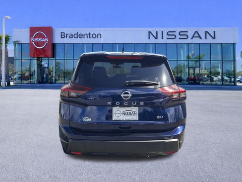 Used 2024 Nissan Rogue SV FWD image 6