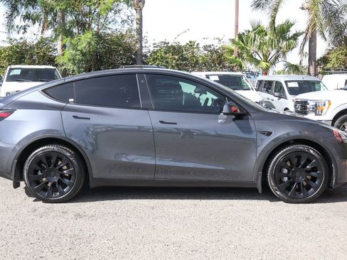 Used 2023 Tesla Model Y Long Range image 12