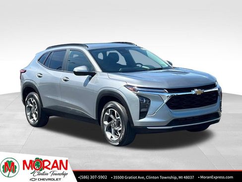 Certified 2024 Chevrolet Trax LT w/ Driver Confidence Package FWD image 9