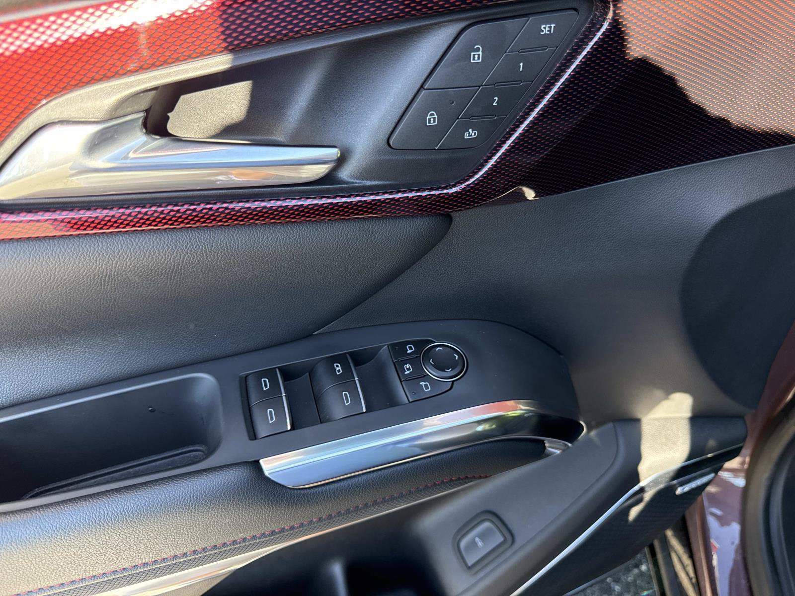 Used 2025 Chevrolet Traverse RS FWD image 19
