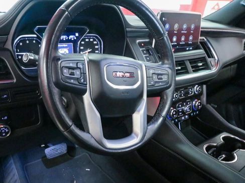 Used 2021 GMC Yukon SLT w/ SLT Premium Package image 12