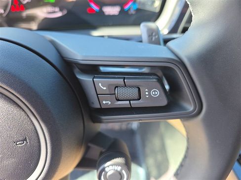 Certified 2025 Porsche Cayenne Base image 37