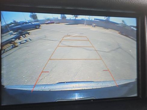 Used 2018 GMC Yukon XL SLT RWD image 16