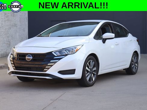 Used 2024 Nissan Versa SV FWD image 1