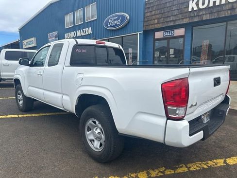 Used 2016 Toyota Tacoma SR5 image 3