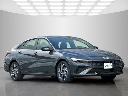 New 2025 Hyundai Elantra Sport image 2