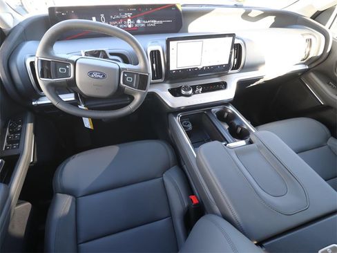 New 2026 Ford Expedition Active image 10