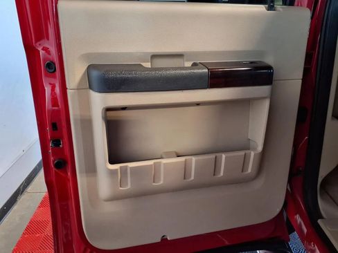 Used 2010 Ford F250 Lariat image 14