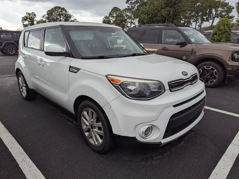 Used 2018 Kia Soul + FWD image 2