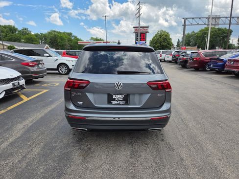Used 2020 Volkswagen Tiguan SE w/ Panoramic Sunroof Package AWD/4WD image 12