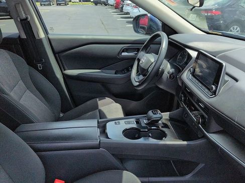 Used 2025 Nissan Rogue SV FWD image 10