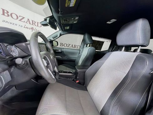 Used 2021 Toyota Tacoma TRD Off-Road AWD/4WD image 23