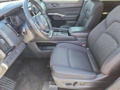 Used 2024 Nissan Pathfinder SV FWD image 21