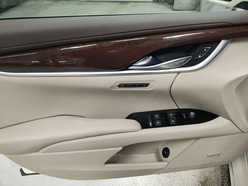 Used 2013 Cadillac XTS Premium image 25