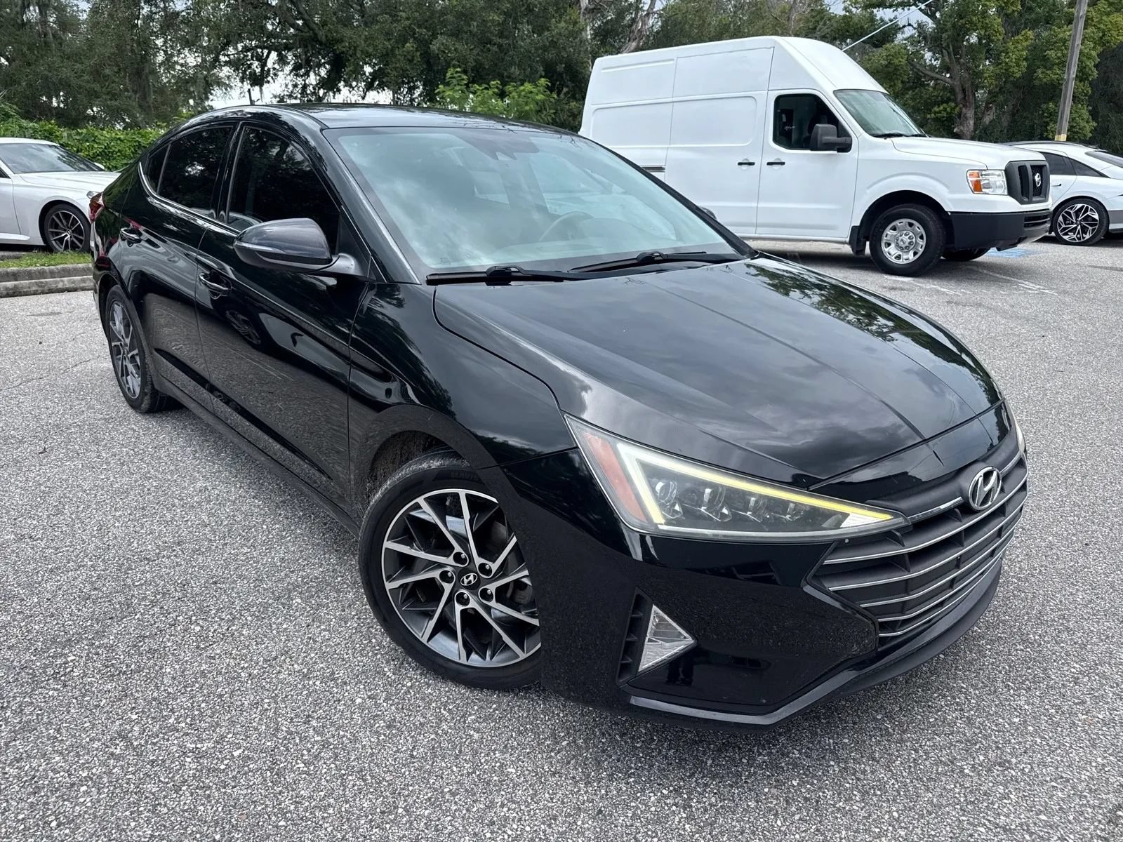 Used 2019 Hyundai Elantra Limited w/ Cargo Package FWD image 5